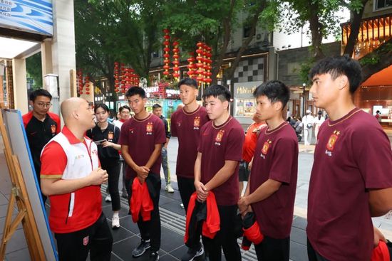 2022年7月20日，布雷默带着意甲最佳后卫的头衔来到斑马军团，并渴望在此证明自己的价值。